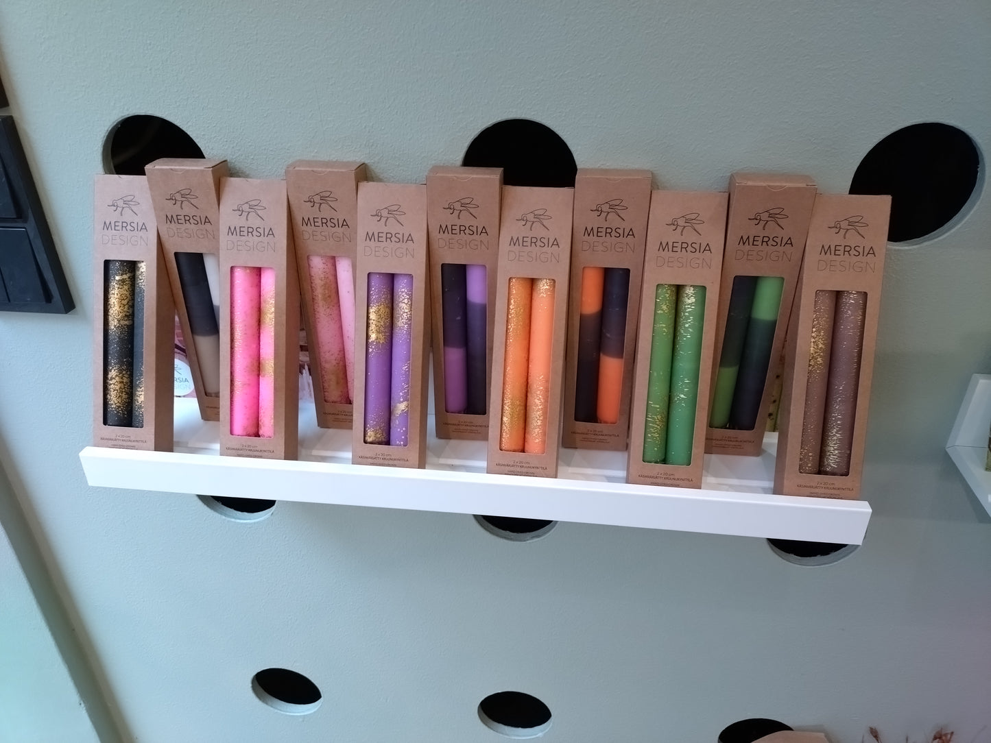 Shelf full of candles - Mersia Design