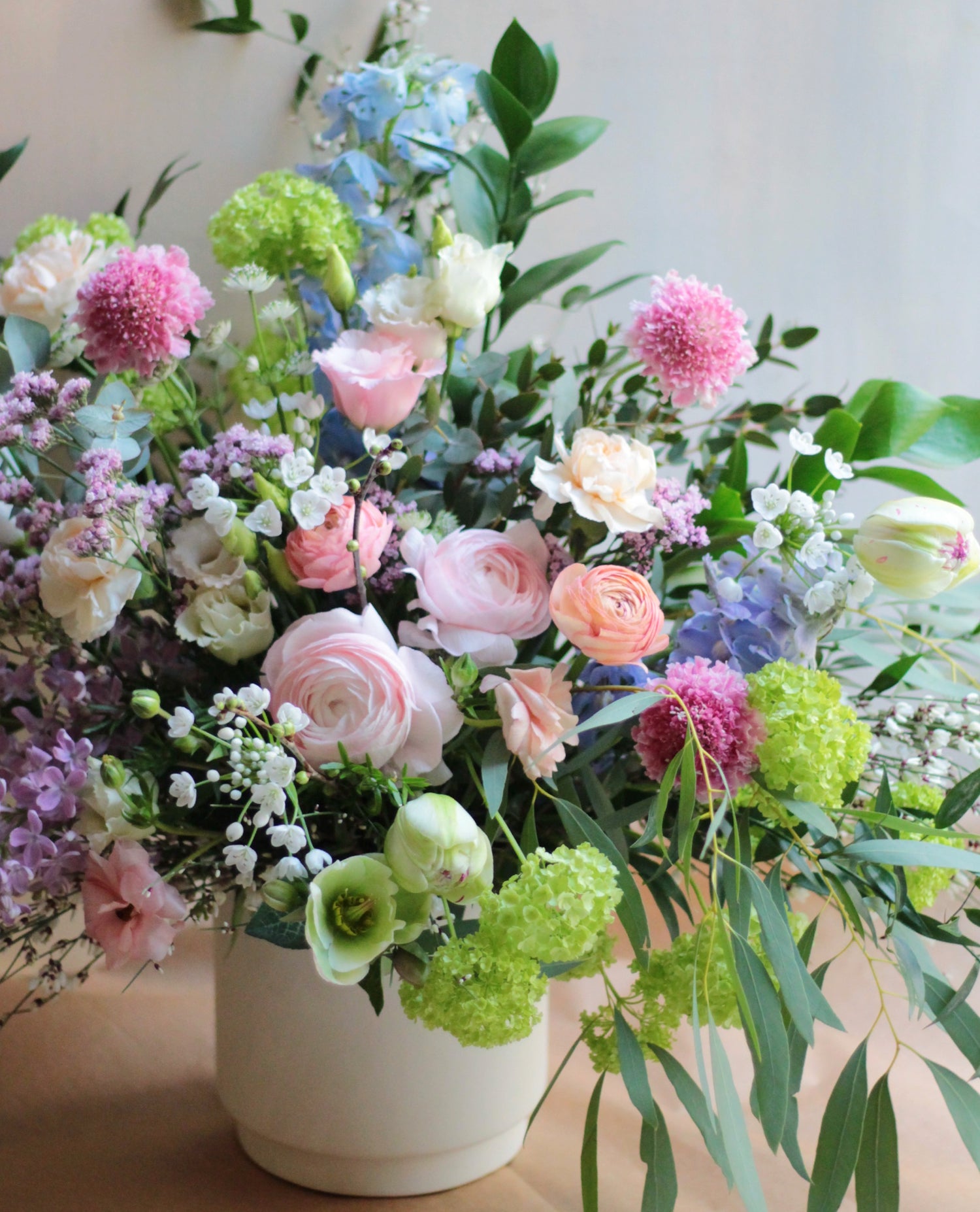 XXL colourful Luxe bouquet with spring flowers