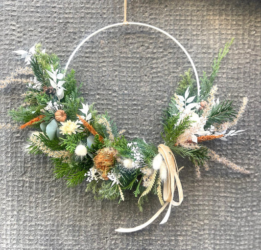 modren wreath, half-circle