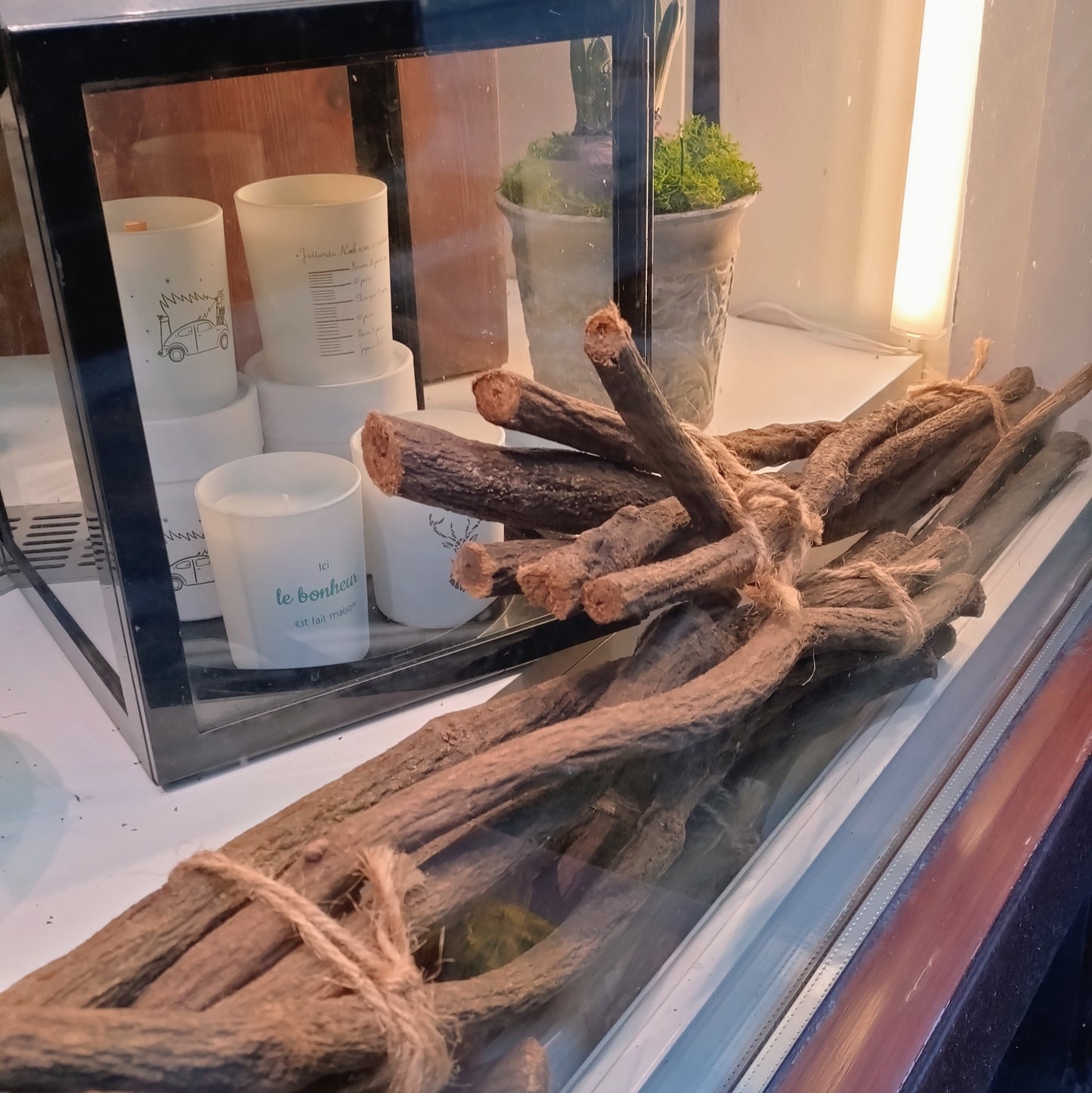 DRIED BRANCH BUNDLE DECOR