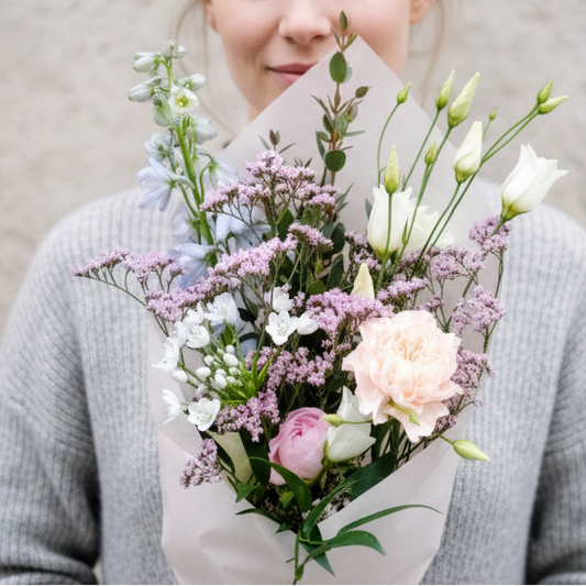 Taina Bouquet with Smile